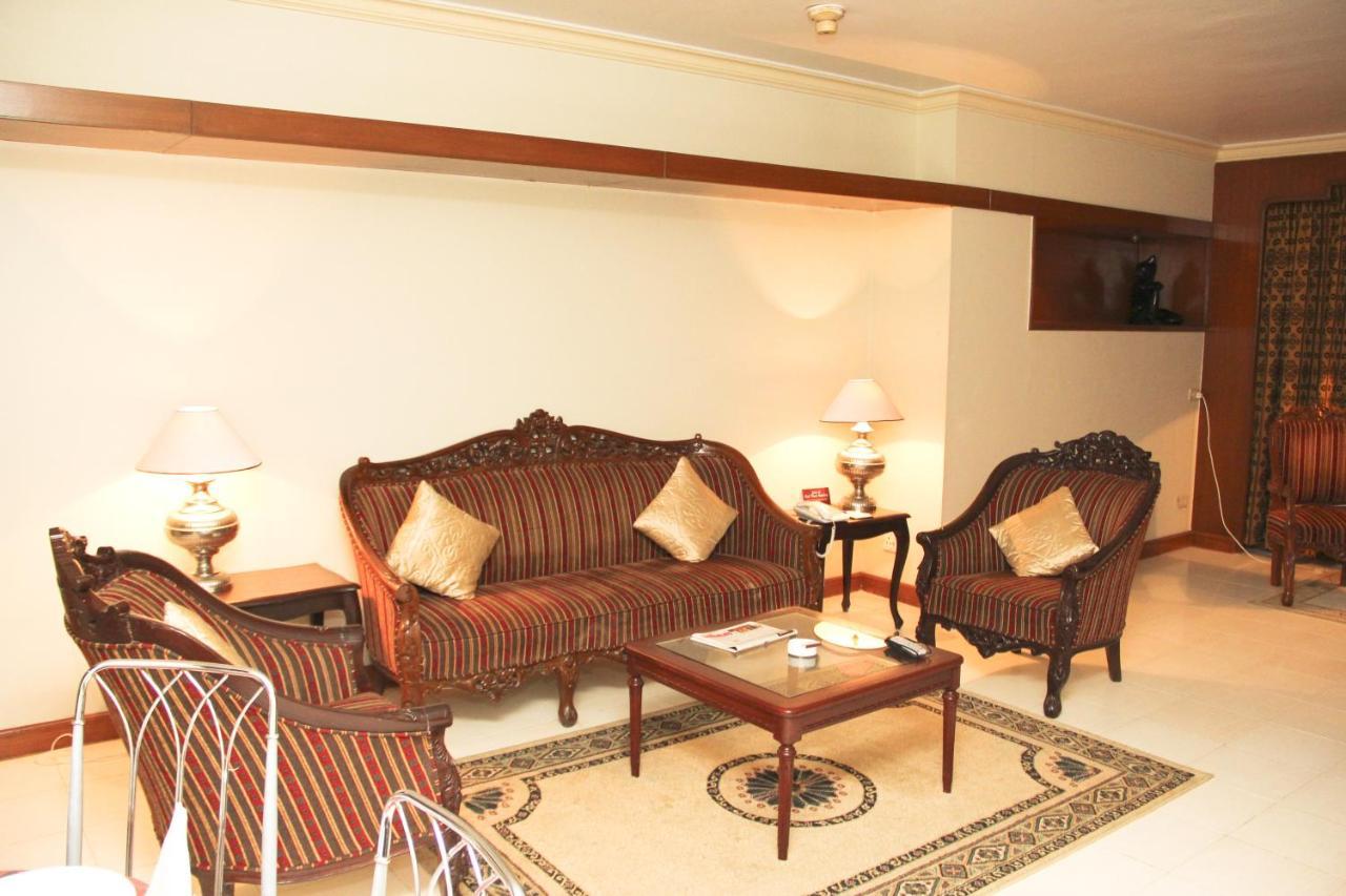 Regent Plaza Hotel & Convention Center Karachi Eksteriør billede