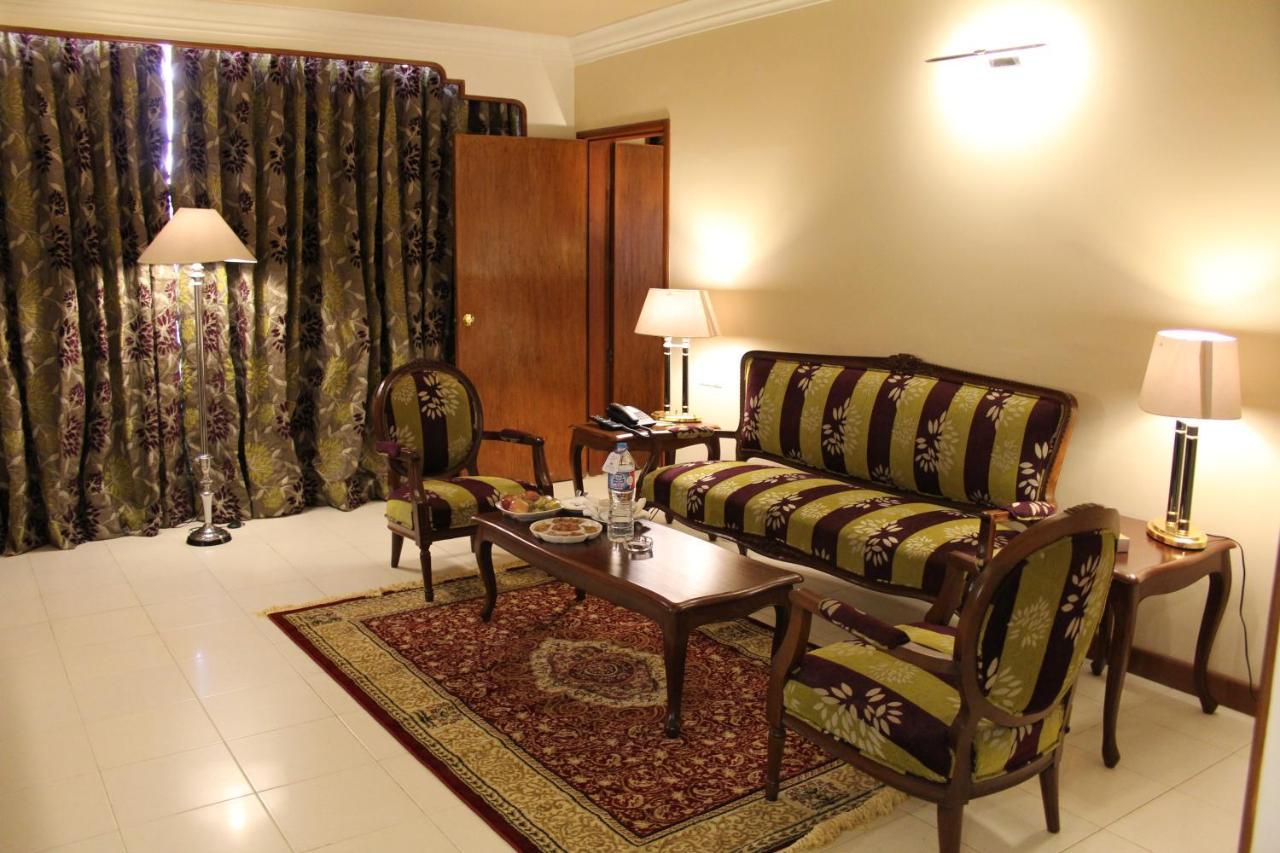 Regent Plaza Hotel & Convention Center Karachi Eksteriør billede