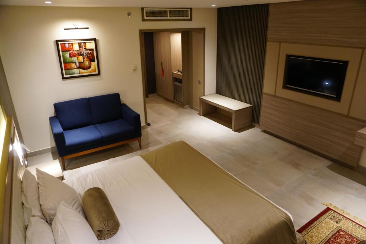 Regent Plaza Hotel & Convention Center Karachi Eksteriør billede