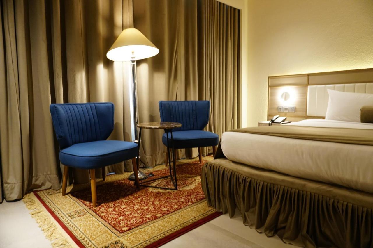 Regent Plaza Hotel & Convention Center Karachi Eksteriør billede