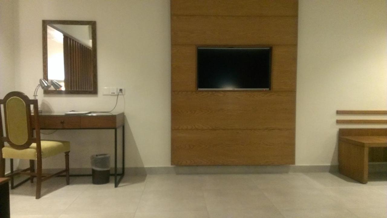 Regent Plaza Hotel & Convention Center Karachi Eksteriør billede